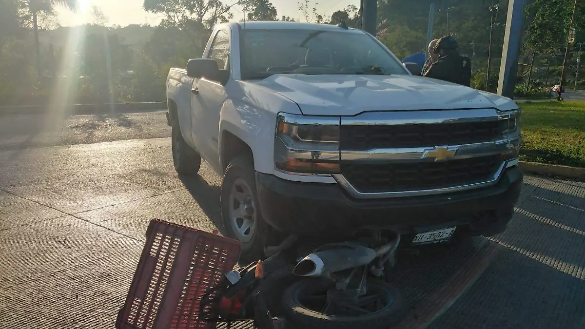 Camioneta arrolló a motociclista